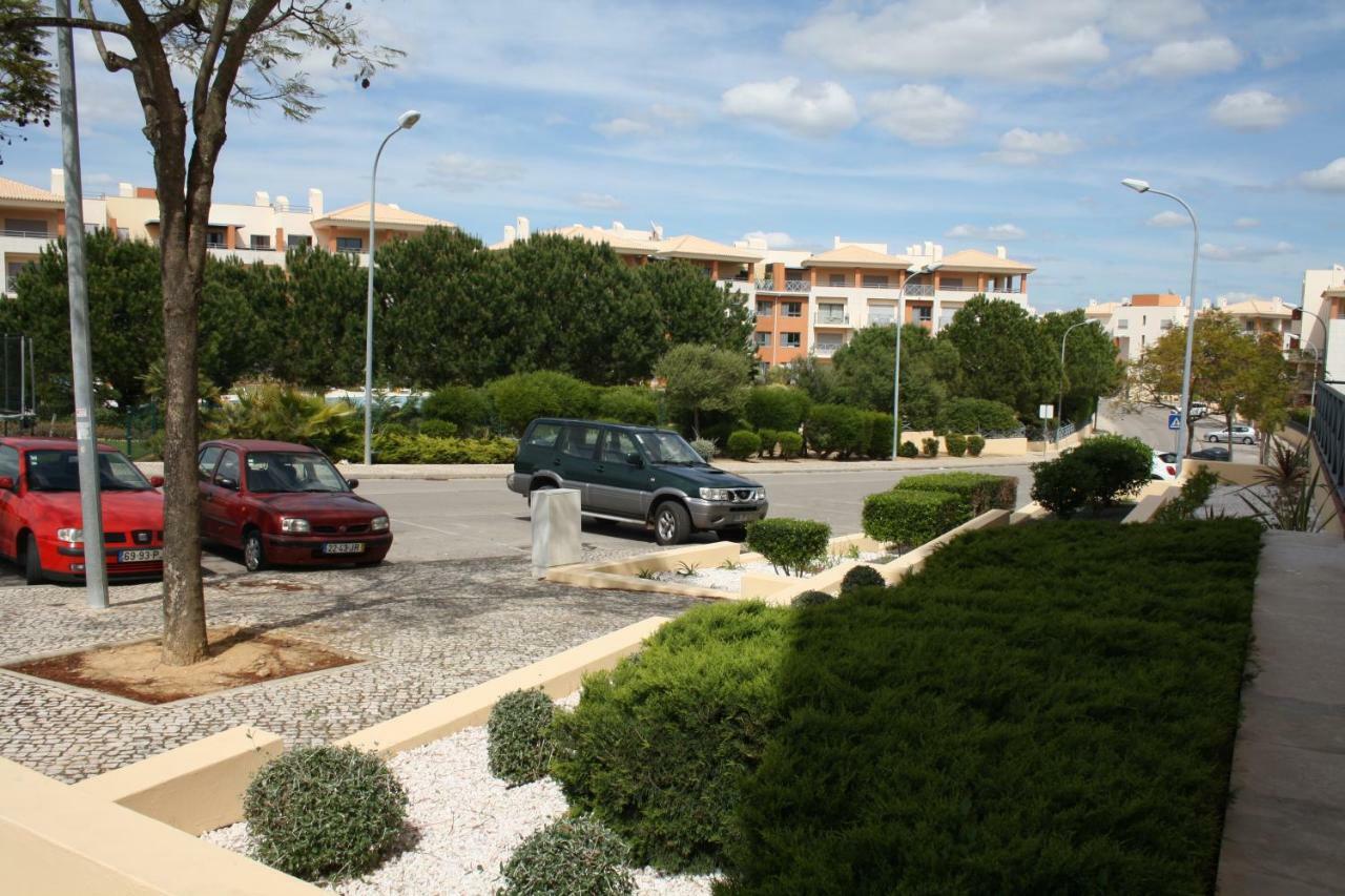 Com Piscina Em Albufeira, Corcovada Apartment